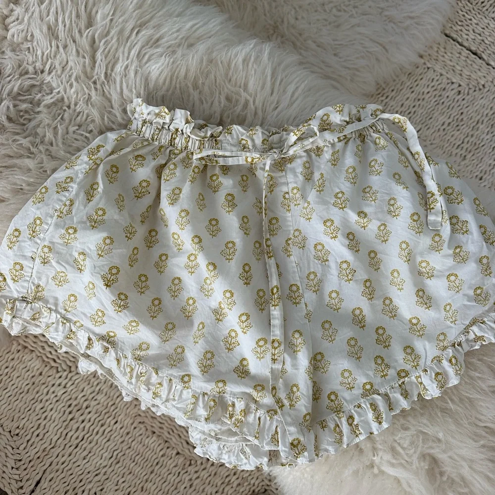 Doen Ruffle Short with Block Print - Picture 4 of 6